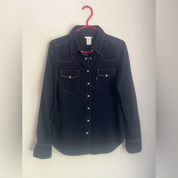 Small Levi’s Top - Picture 1 of 7